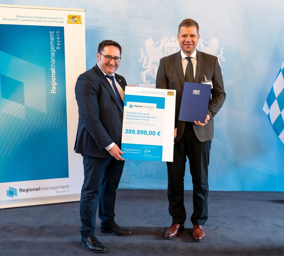 uebergabe_zuwendungsbescheid_27-01-2025_pr.jpg