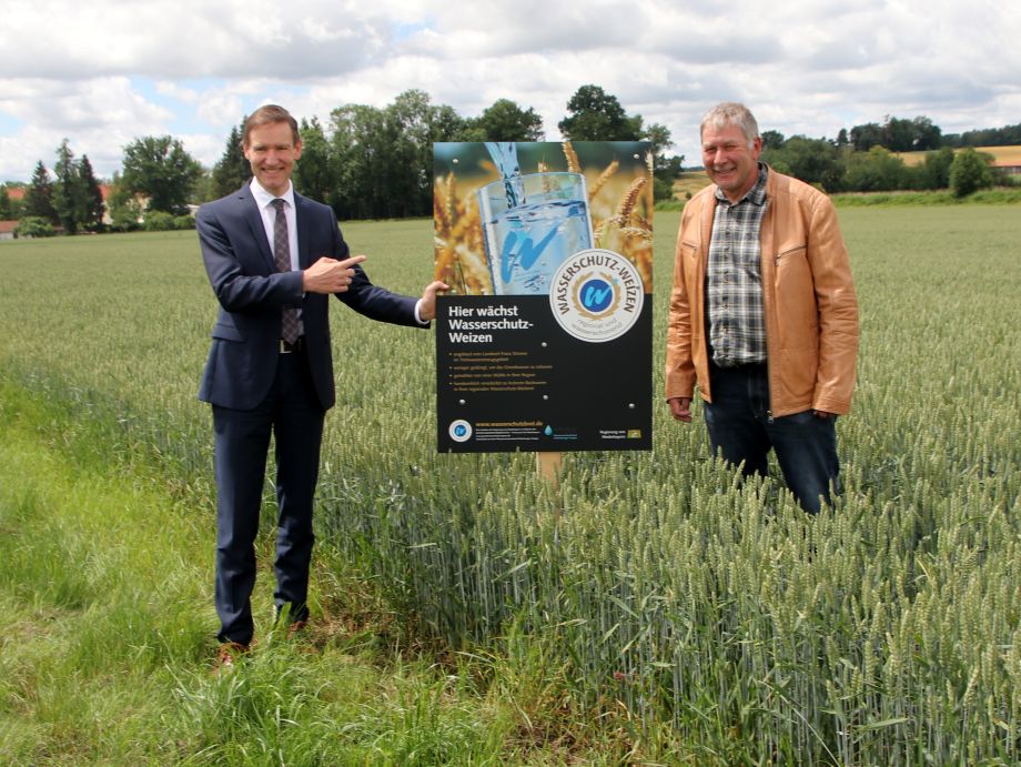 wasserschutzbrot-rp_haselbeck-landwirt_strixner.jpg